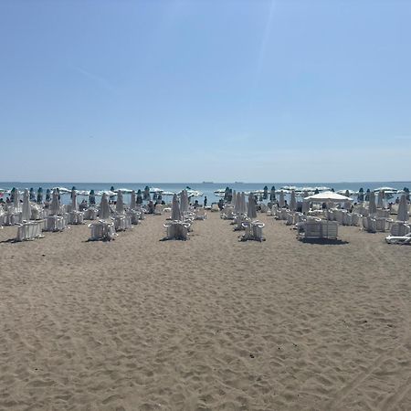 Seaview Lazur Apartment Бургас Экстерьер фото